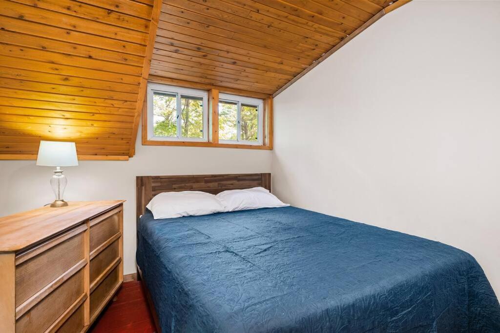 Cabin On Beautiful Arbutus Lake Near Traverse City Eksteriør billede