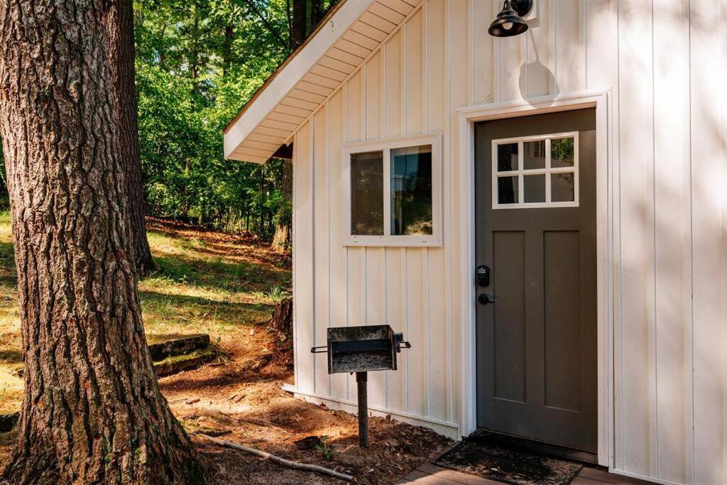 Cabin On Beautiful Arbutus Lake Near Traverse City Eksteriør billede